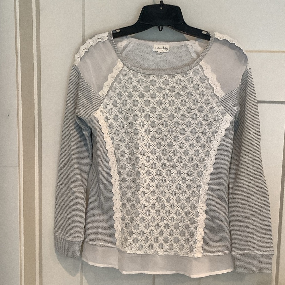Zenana Outfitters Gray & White Lace-Front Pullover Sweatshirt